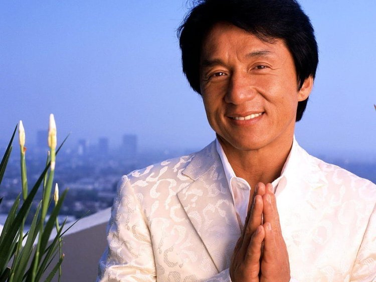 Jackie Chan Memberikan Hadiah & Pujian Untuk Istri yang Memaafkan Perselingkuhannya