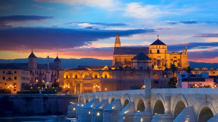 Sejarah Islam di Andalusia: Kejayaan Intelektual, Kebudayaan Multikultural, dan Warisan Abadi