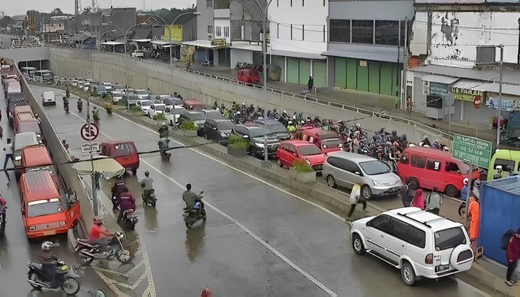 Kendala Kemacetan Rutin di Bawah Tanah Underpass Stasiun Tambun Mengundang Keluhan Penduduk