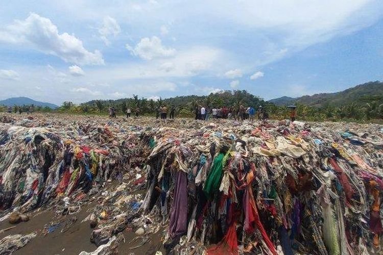 Pandawara Group Diberi Izin Bersihkan Pantai Cibutun Loji Sukabumi: Meluruskan Kontroversi dan Melanjutkan Aksi Peduli Lingkungan