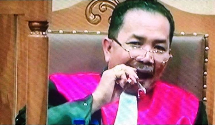 Persamaan Kasus Kopi Sianida Mirna dan Ferdy Sambo Menurut Hakim Binsar Gultom: Bukti dan Karakteristik Zat Menjadi Sorotan