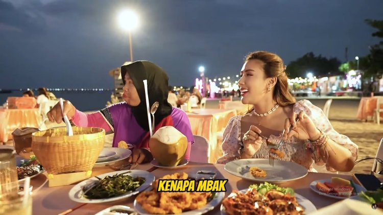 Rey Utami dan Mpok Citra Menyantap Seafood Laut dengan Harga 7 Juta Rupiah!