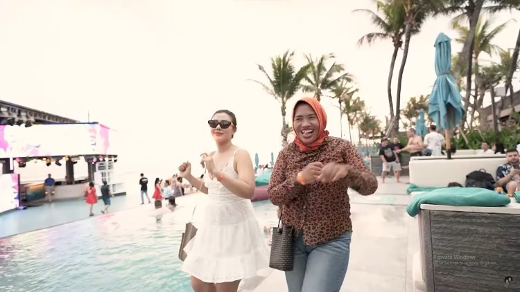 KAYA RAYA! Rey Utami dan Pablo Benua Mengabulkan Impian Mpok Citra di Atlas Beach Club Bali