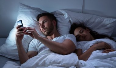 Fenomena 'Backburner' Mewarnai Media Sosial: Misteri Arti dan Dampaknya pada Hubungan Asmara