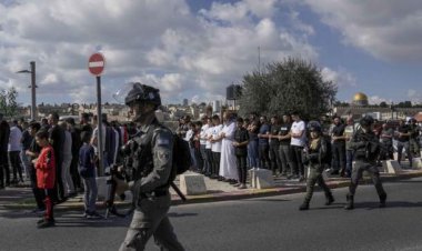 Aksi Biadab Tentara Israel: Granat Meledak di Masjid Tepi Barat Saat Azan, IDF Skors Pelaku