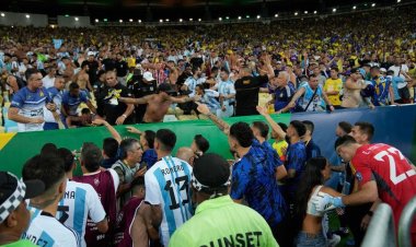 Kerusuhan Suporter di Kualifikasi Piala Dunia 2026, Pertandingan Brasil vs Argentina Ditunda Hingga 30 Menit