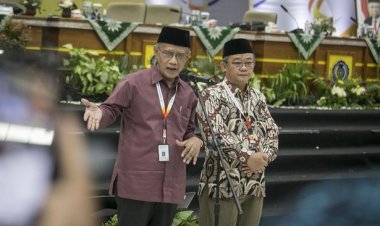 Ketua Umum Muhammadiyah Haedar Nashir Menyuarakan Kritik terhadap Oligarki Koalisi di Depan Ganjar dan Mahfud