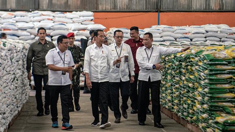 Jokowi Guyur 22 Juta Rakyat Miskin 60 kg Beras Gratis Sampai Juni 2024