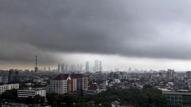 Ancaman Cuaca Ekstrem Menghantui Sejumlah Wilayah Indonesia, DKI Jakarta Waspada!