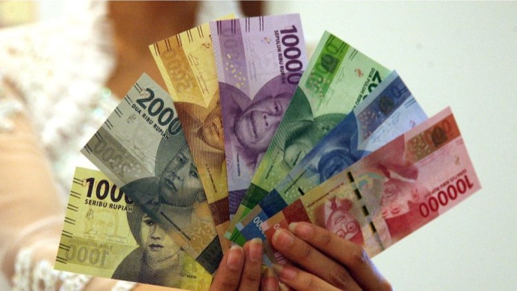 Rupiah Menguat di Awal Pekan Berkat Sinyal Pelonggaran Kebijakan The Fed dan Neraca Perdagangan Positif