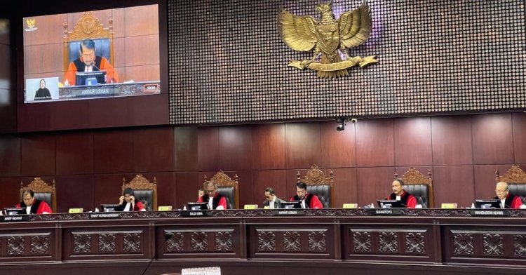 Mahkamah Konstitusi Pertahankan Syarat Usia Capres-Cawapres, Menolak Gugatan Uji Materi