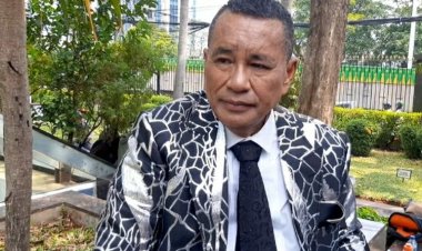 Hotman Paris Bergurau, Sebut Hotline Paris Anies Sebagai 'Saudara Jauh' Hotman 911