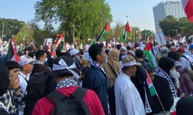 Demonstrasi di Depan Kedubes, Massa Kutuk Veto AS soal Gencatan di Gaza