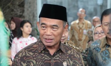 Menteri Koordinator Muhadjir: Birokrasi Kita Kecolongan dengan Kasus Pengungsi Rohingya dan KTP Palsu