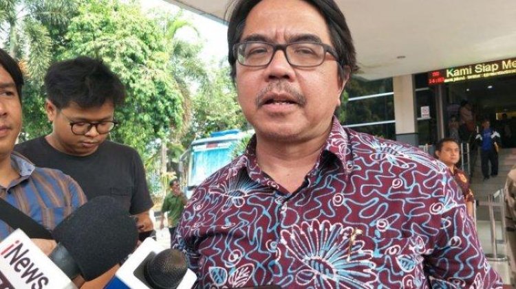 Ade Armando Kritik Mahasiswa BEM UI dan UGM Soal Politik Dinasti