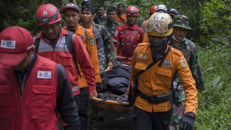 Tragedi Gunung Marapi: Evakuasi dan Identifikasi Korban Berlanjut, Jalur Pendakian Ditutup