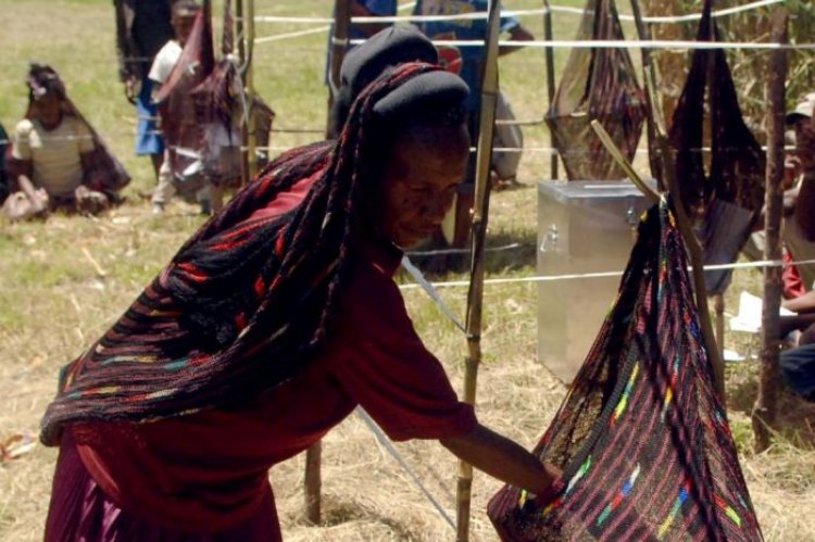 Sistem Noken: Kearifan Lokal dalam Pemilu Papua yang Memikat