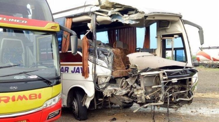 Tragis! Kecelakaan Maut di Tol Cipali, 7 Penumpang Bus Tewas