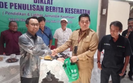 KADIS KOMINFO KARAWANG HADIRI DIKLAT PELATIHAN JURNALIS