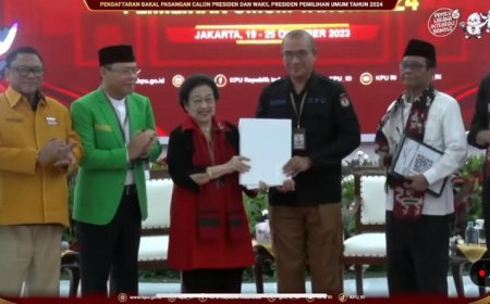 Pendaftaran Resmi Pasangan Ganjar-Mahfud di KPU RI: Momen Bersejarah Demokrasi Indonesia.