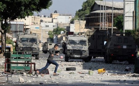 Pasukan Israel Memperketat Blokade Total, Warga Gaza Berebut Bantuan UNRWA