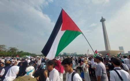 Peserta Aksi Damai Bela Palestina di Monas Tampilkan Solidaritas dan Kesadaran Lingkungan