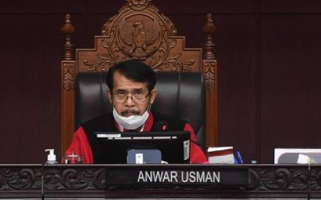 Anwar Usman Buka Suara: Politisasi dan Fitnah Ancam Integritas Putusan MKMK!