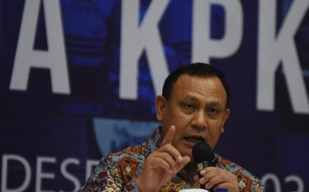Firli Bahuri Tidak Hadiri Panggilan Dewas KPK pada Hari Ini, Akan Klarifikasi pada Selasa