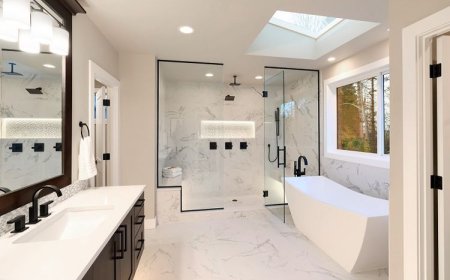 Mengapa Kamar Mandi Hotel Sering Diletakkan Dekat Pintu Masuk? Ini Alasannya!