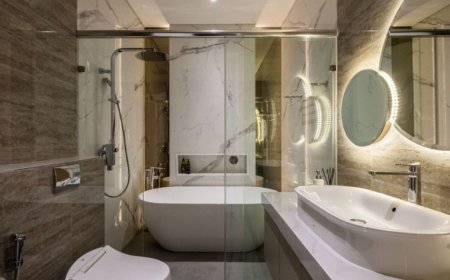 Mengapa Kamar Mandi Hotel Sering Berada Dekat Pintu Masuk: Penjelasan dan Manfaat Teknis