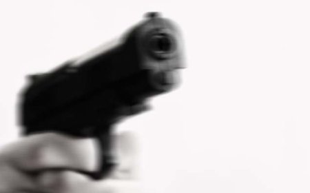 Polisi Buru Pria Bertato Pemilik Senjata Api yang Viral di Garut