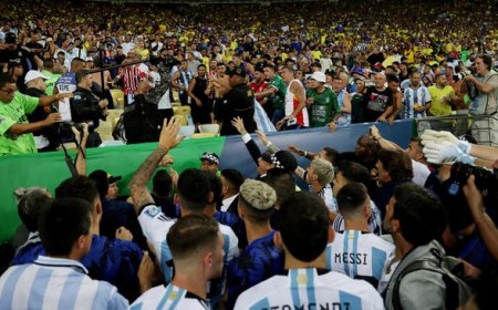 Kerusuhan Suporter Guncang Stadion Maracana, Pertandingan Brasil vs Argentina Tertunda