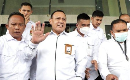 Ketua KPK, Firli Bahuri, Terancam Hukuman Seumur Hidup dalam Kasus Pemerasan SYL: Penyidikan Polda Metro Jaya Menemukan Bukti Cukup