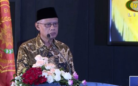 Ketua Umum Muhammadiyah Haedar Nashir Menyuarakan Kritik terhadap Oligarki Koalisi di Depan Ganjar dan Mahfud