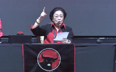 Megawati Soroti Sikap Pemerintah: "Mengapa Sekarang Kalian Bertindak Seperti Orde Baru?"