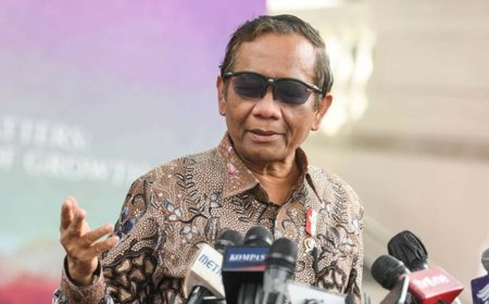 Mahfud MD, Calon Wakil Presiden, Klaim Berani Bongkar Kasus Korupsi: Ancaman Jenderal Tidak Meruntuhkan Komitmennya