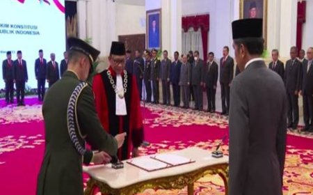 Jokowi Lantik Ridwan Mansyur sebagai Hakim Mahkamah Konstitusi Pengganti Manahan Sitompul