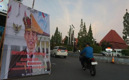 Baliho 'Alumnus Paling Membanggakan' Jokowi Berkembang di UGM: Respons BEM UGM