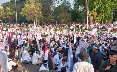 Demonstrasi di Depan Kedubes, Massa Kutuk Veto AS soal Gencatan di Gaza