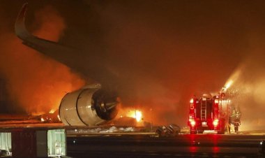 Tragedi Bandara Haneda Tokyo: Pesawat Japan Airlines Menabrak dan Terbakar, 5 Tewas dalam Kecelakaan Mengerikan