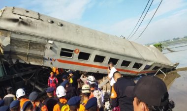Kecelakaan Tragis Kereta Api di Cicalengka: Tiga Tewas, Dua Kereta Karam, dan 28 Luka-Luka