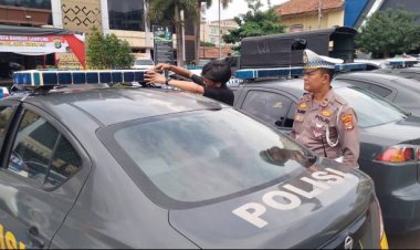 Kaca Film Tutup Lampu Rotator Mobil Polisi: Respons Kapolri terhadap Kritikan Sujiwo Tejo