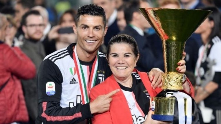 Cristiano Ronaldo Berikan Kejutan Gemilang pada Ulang Tahun Ibu dengan Porsche Cayenne dan Beri Rolex ke Tamu