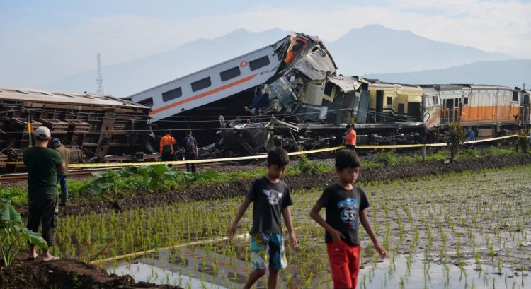 Kronologi Kecelakaan Kereta KA Turangga dan KA Bandung Raya