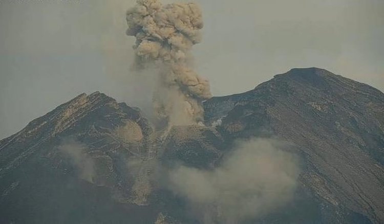 Gunung Semeru Erupsi: Ancaman Abu Setinggi 2.000 Meter, Wilayah Sekitar Dikepung Bahaya