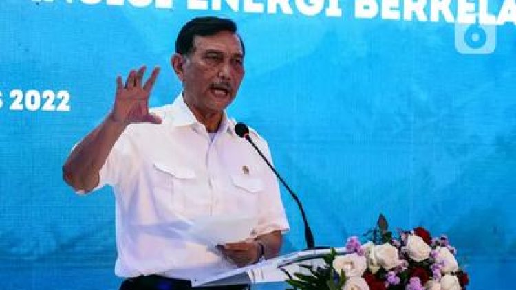 Luhut Sebut Pajak Motor Bensin Bakal Naik buat Subsidi Transportasi Umum