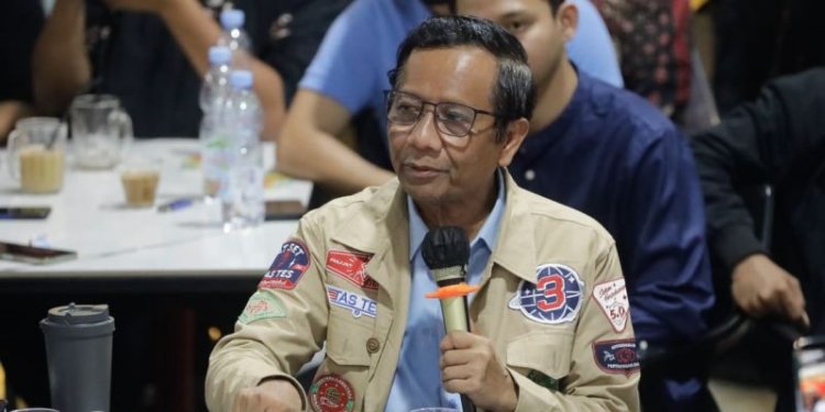 Mahfud MD Mengumumkan Pengunduran Diri: Kontroversi Tim Sukses Menteri Picu Kecaman dan Alarm Situasi Politik