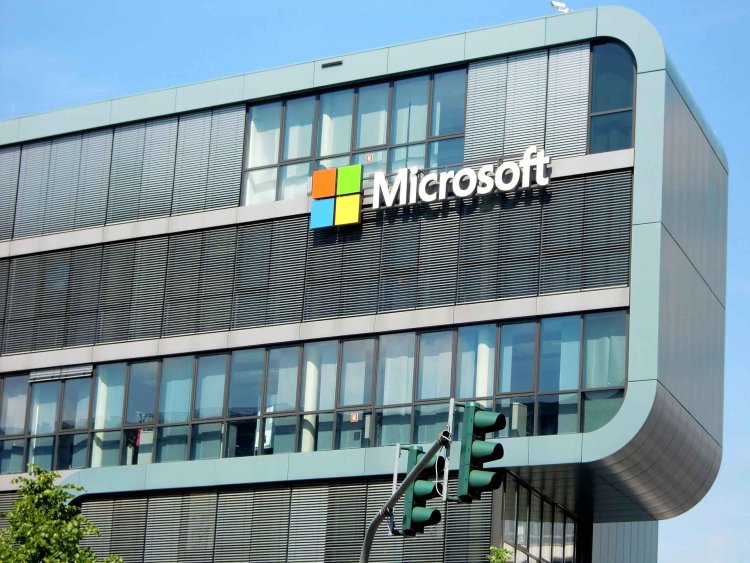 Microsoft Menguasai Puncak Pasar dengan Nilai Triliunan, Melampaui Ekonomi Prancis