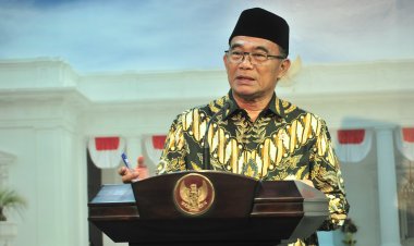 Muhadjir Effendy Dorong Pilpres Satu Putaran untuk Hemat Anggaran: Pasangan Prabowo-Gibran Unggul dalam Real Count KPU