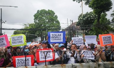 Aksi Massa di DPR: Desakan Penyelamat Demokrasi Indonesia Hadapi Kecurangan Pemilu